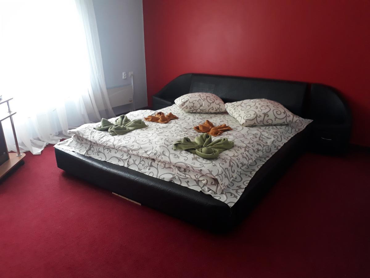 Apollon Hotel Munkács Kültér fotó